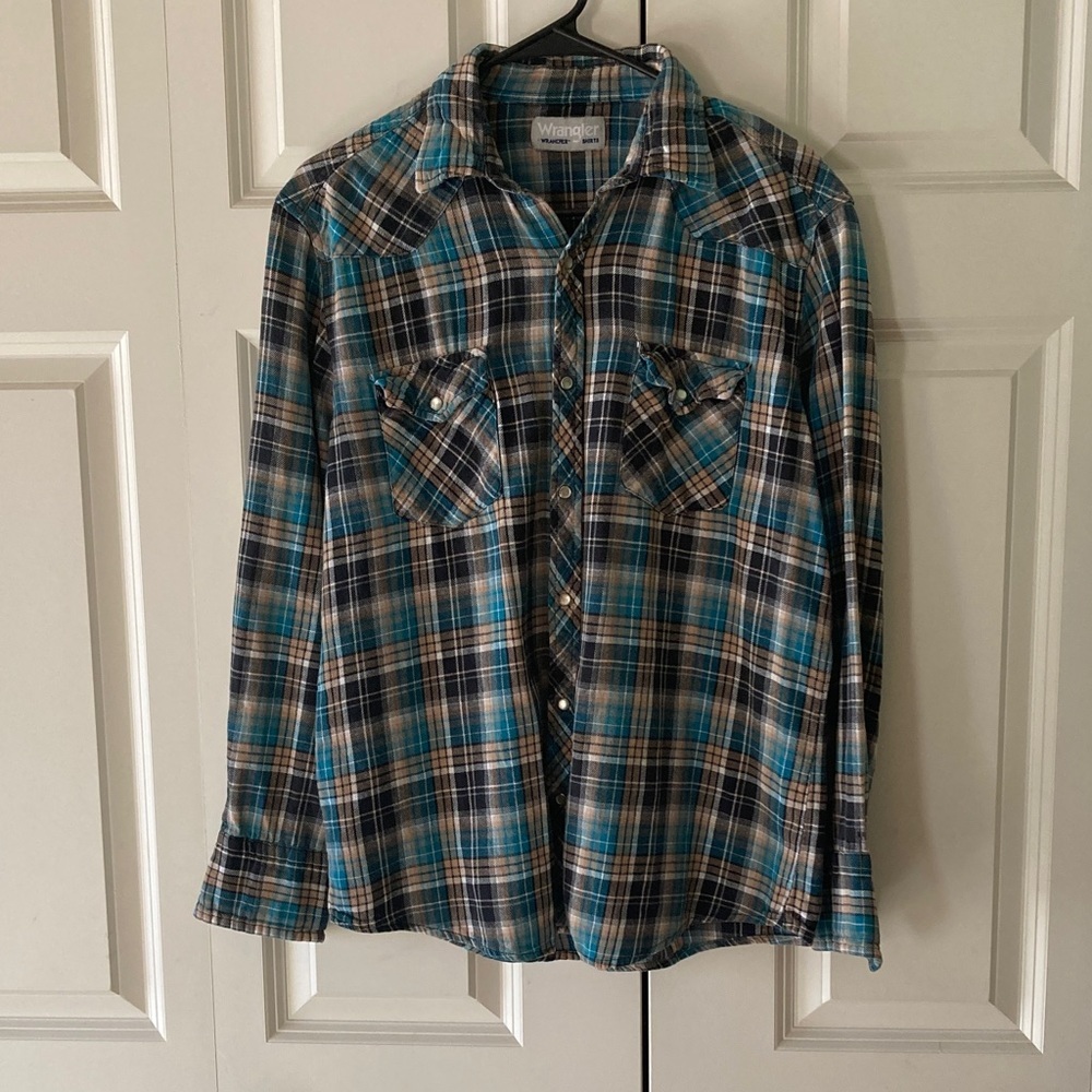 Wrangler Wrancher mens plaid flannel pearl snap two pocket shirt brown tan blue